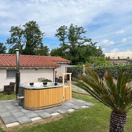 La Camelia Villa Massa e Cozzile Exterior photo